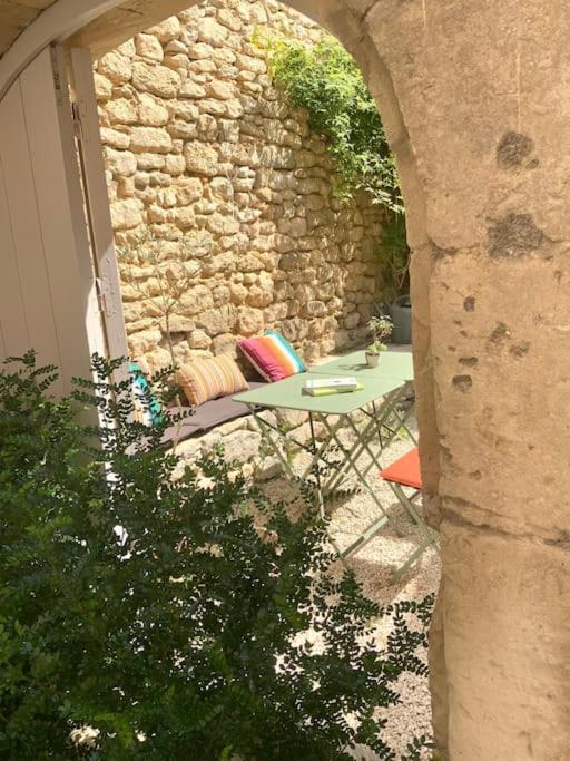 Le Clos Du Rempart - 2 A 4 Pers. Saint-Restitut Extérieur photo